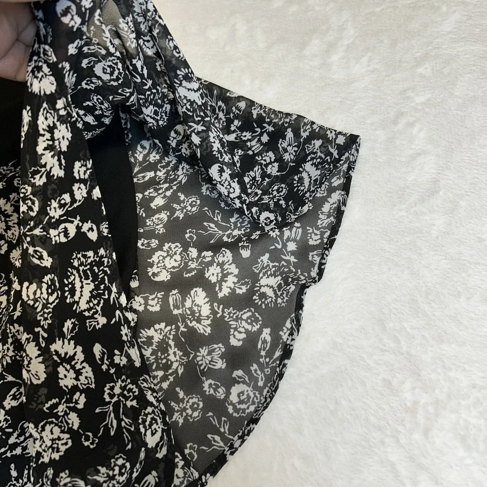 HALOGEN, Plus 3X, Black White‎ Flutter Sleeve Split Neck Top Floral Blouse, NWT - Picture 11 of 14